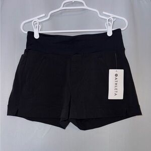 size 2 athleta trekkie short north new with tags